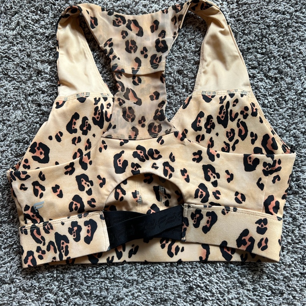 Fabletics Leopard Set - Picture 3 of 7